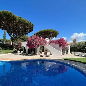 Traditional 3 Bedroom With Great Pool In The Heart Of , Vale do Lobo Portugal